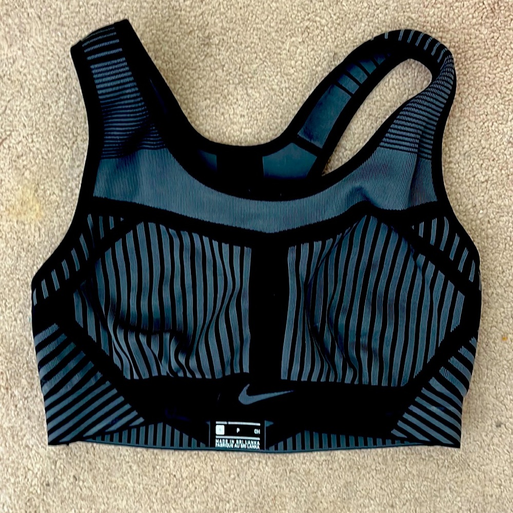 Nike pro sports bra